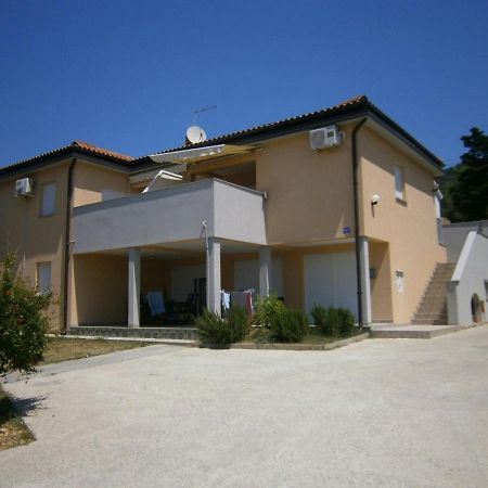 Zobic Family Apartments Rab Town Esterno foto
