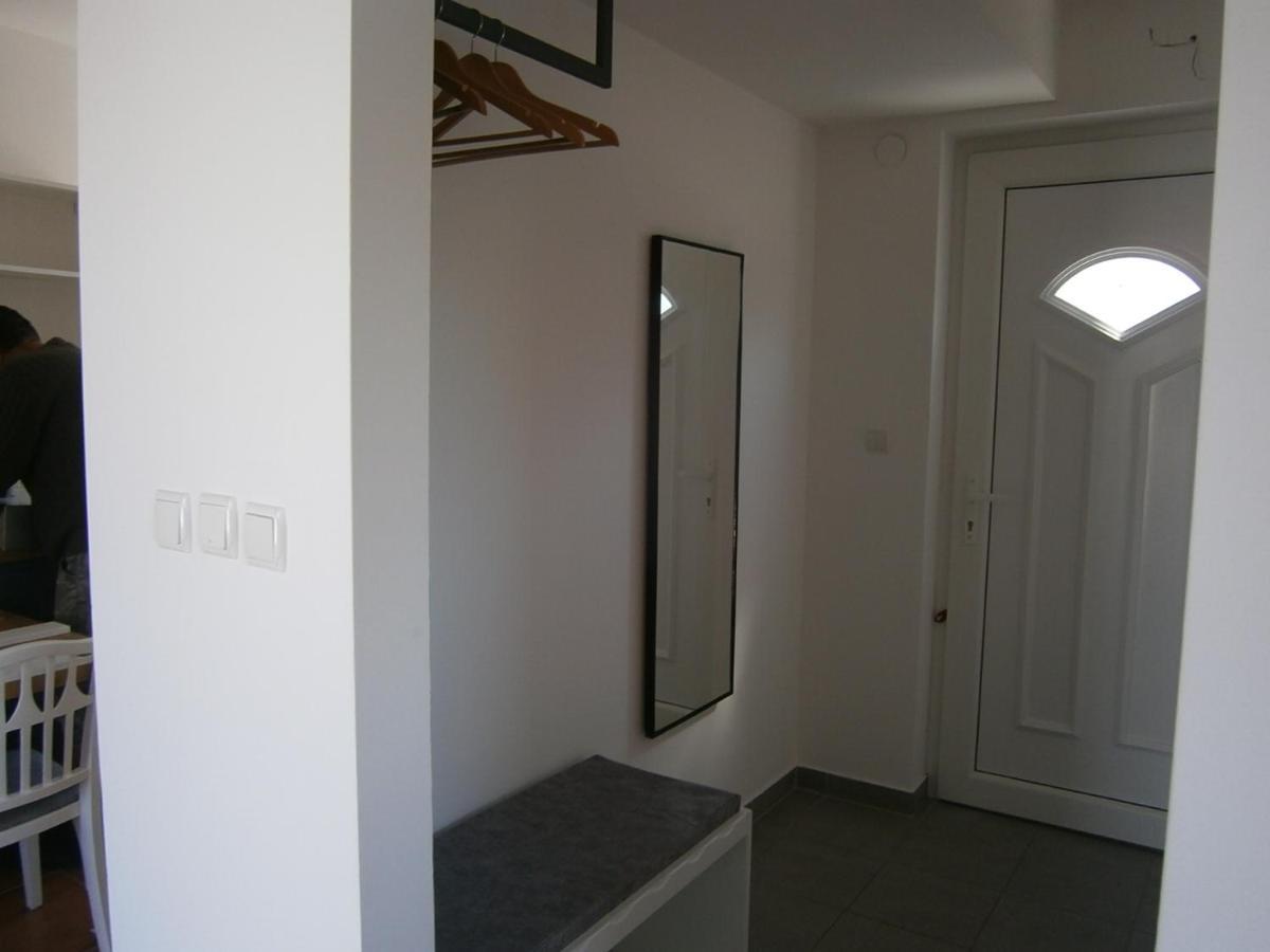 Zobic Family Apartments Rab Town Esterno foto