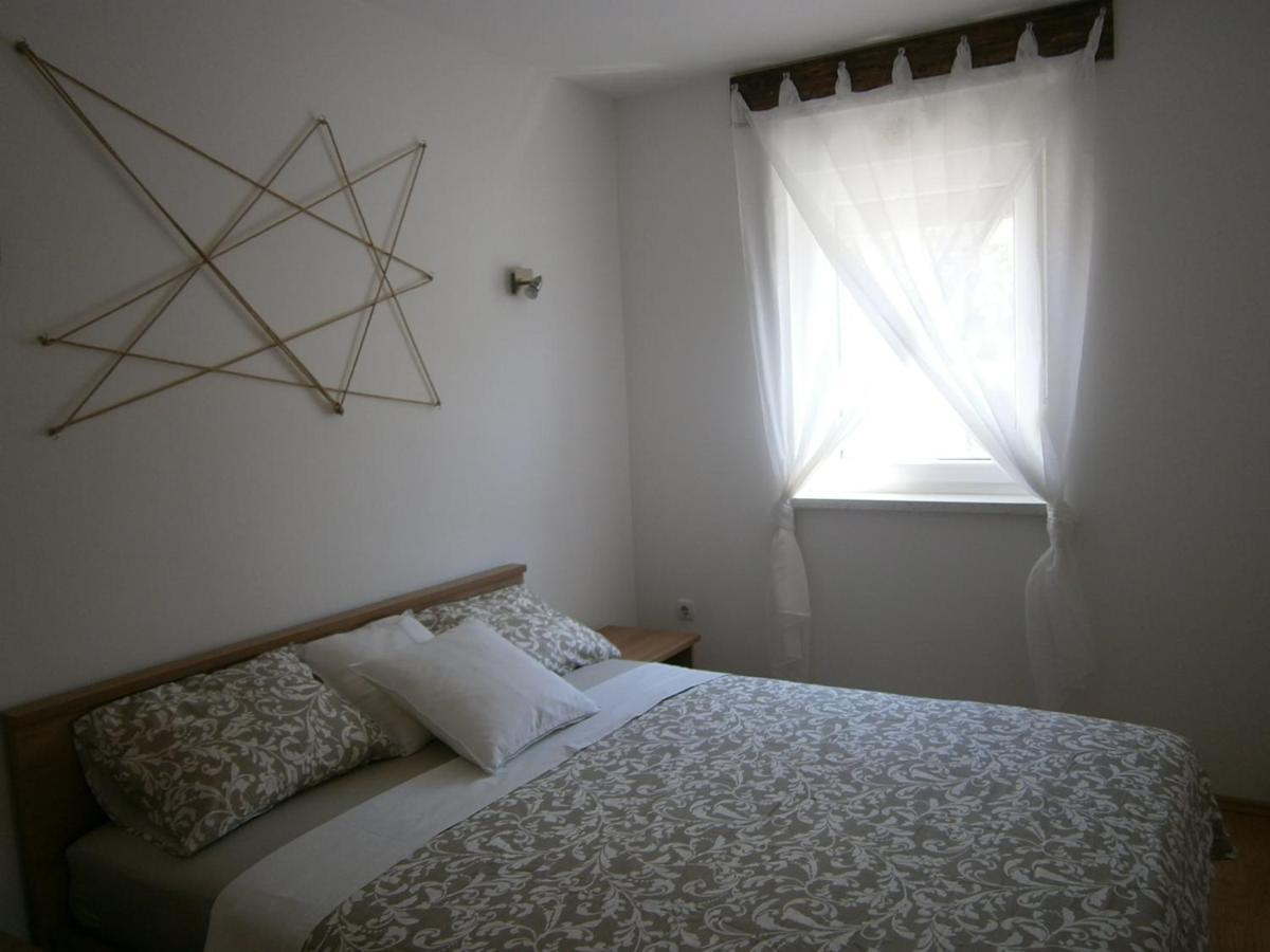 Zobic Family Apartments Rab Town Esterno foto
