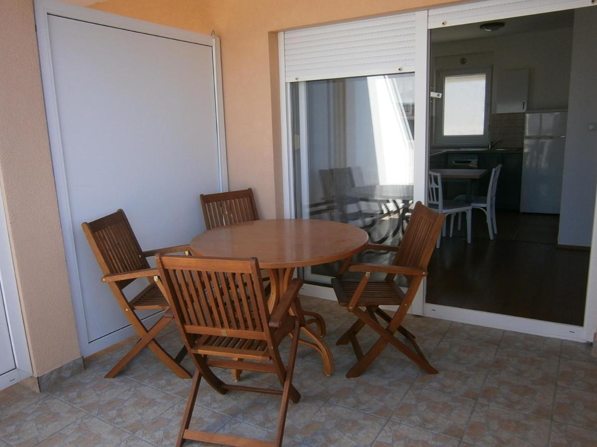 Zobic Family Apartments Rab Town Esterno foto