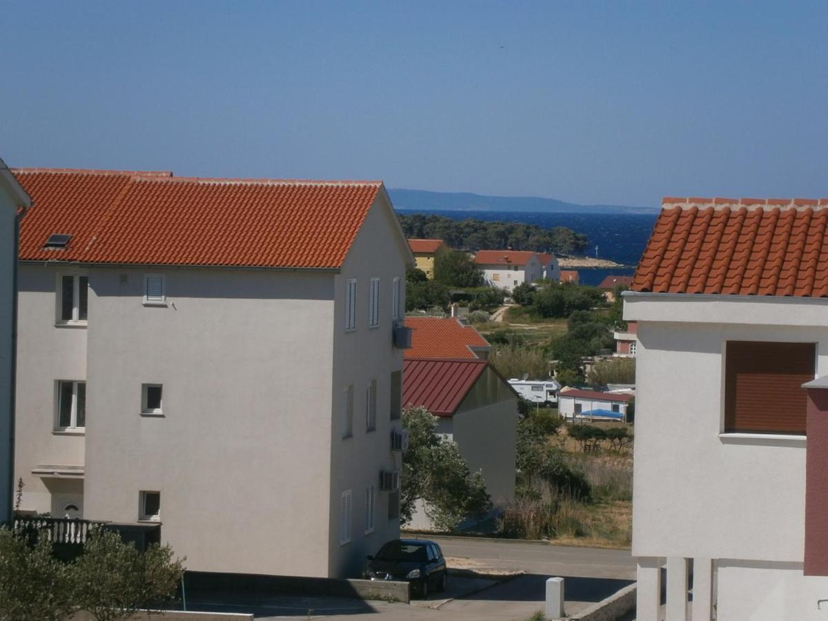 Zobic Family Apartments Rab Town Esterno foto
