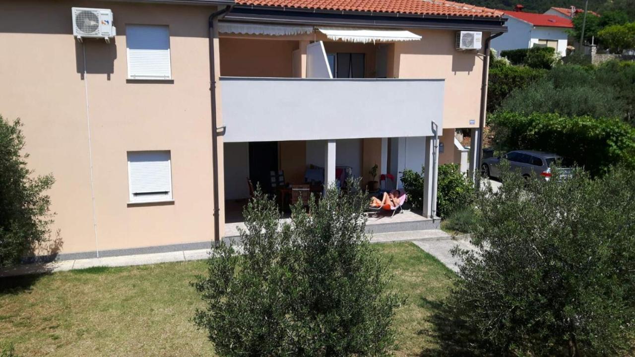 Zobic Family Apartments Rab Town Esterno foto