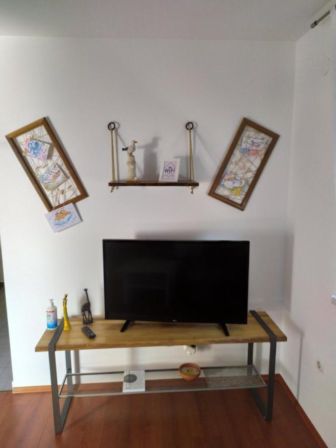 Zobic Family Apartments Rab Town Esterno foto